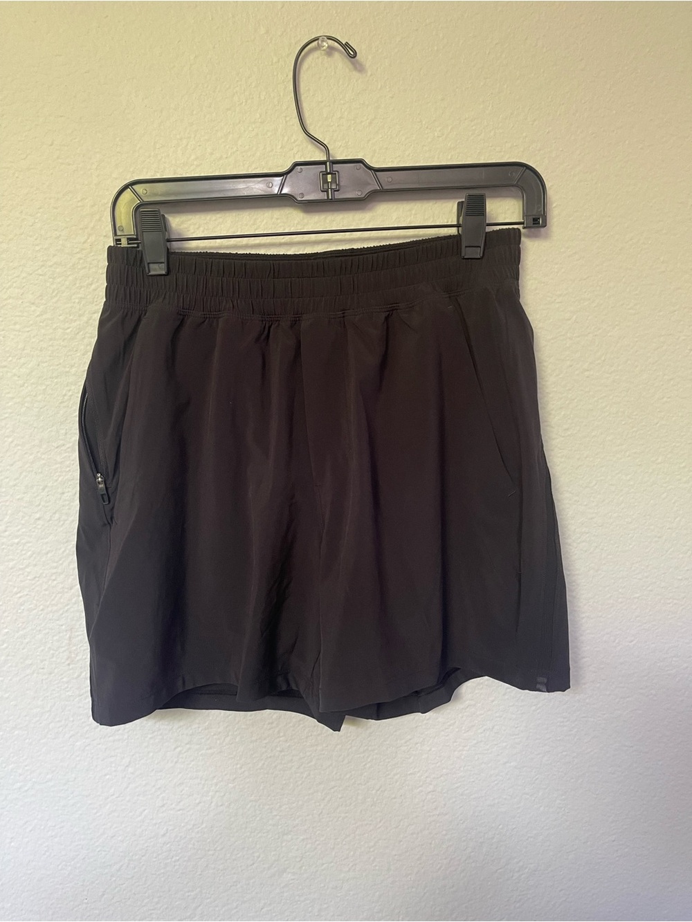 Lululemon men’s pace breaker line short size S